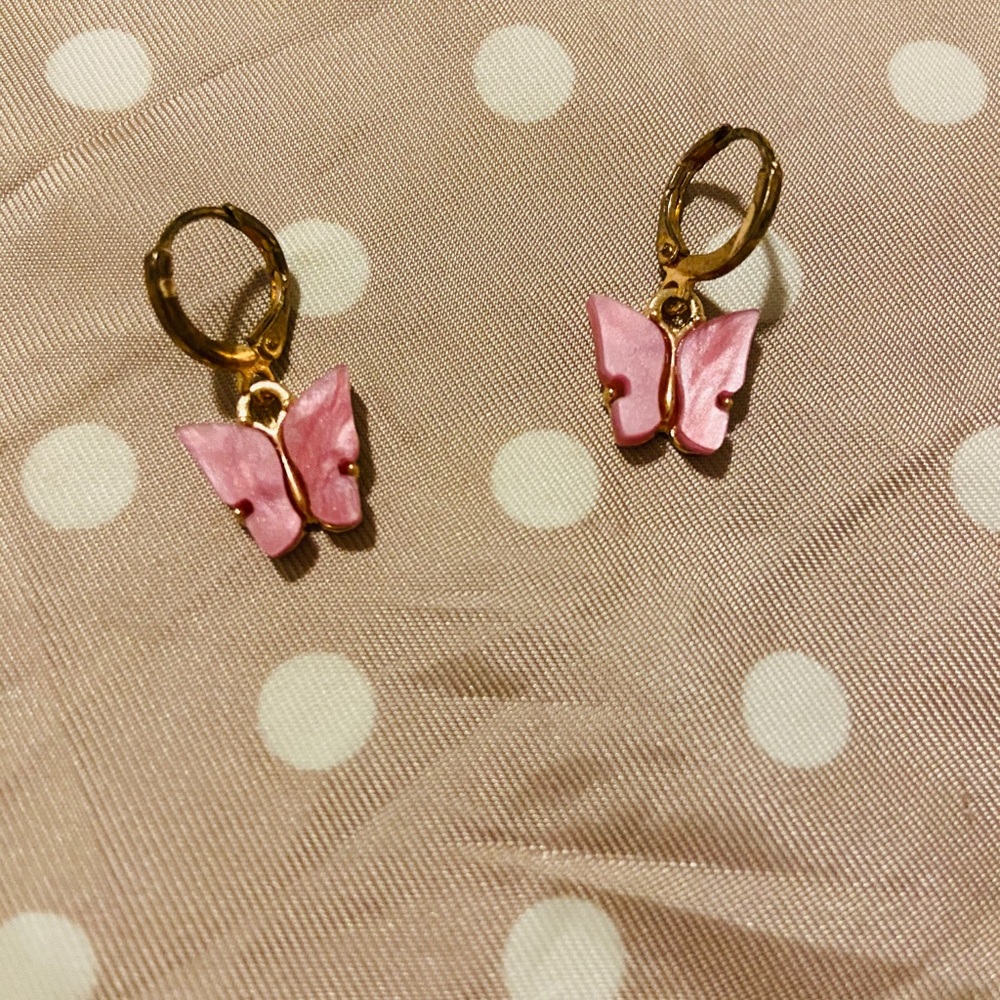 Dainty Pink butterfly earrings!! Super cute!!